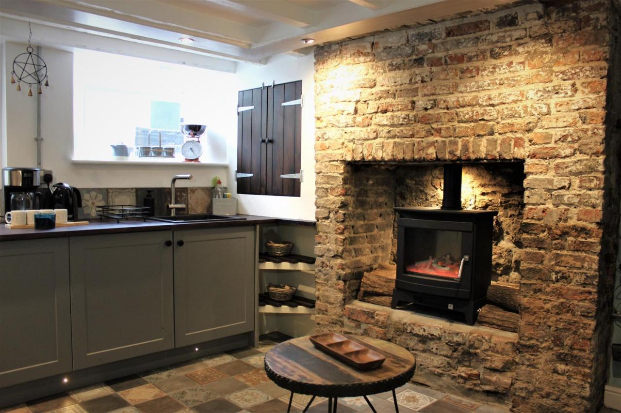 Boutique Fisherman'S Grade II Listed Cottage Scarborough Buitenkant foto